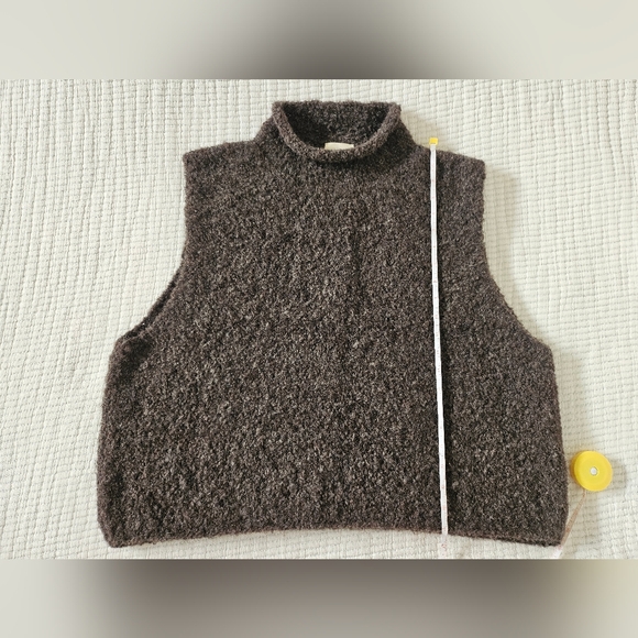 Jaggery London TINO Vest in Dark Oak Size 2 - Picture 9 of 10